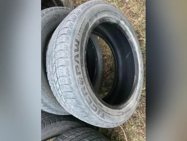 4 pneus été pour depanner un été, uniroyal Tiger paw 25/55/18 , était sur jeep compass 2012 120 C$ 120 C$ thumbnail 2