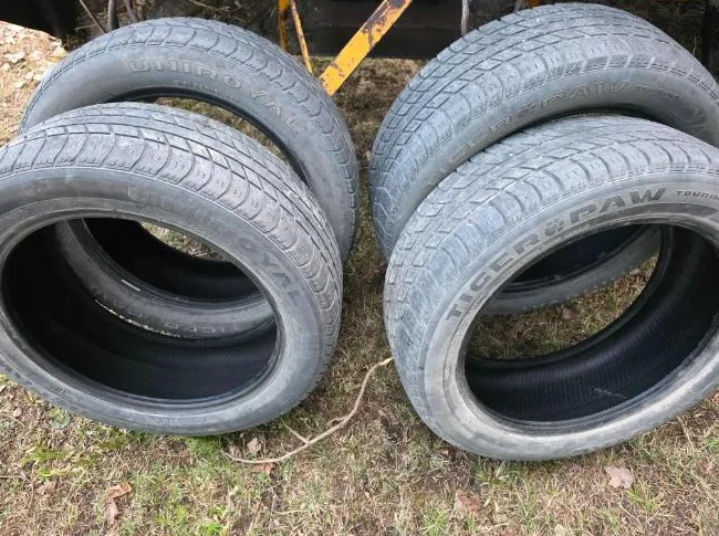 4 pneus été pour depanner un été, uniroyal Tiger paw 25/55/18 , était sur jeep compass 2012 120 C$ 120 C$ thumbnail 3