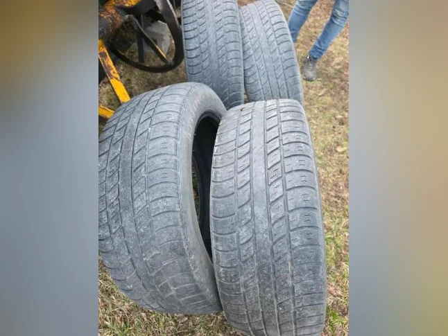 4 pneus été pour depanner un été, uniroyal Tiger paw 25/55/18 , était sur jeep compass 2012 120 C$ 120 C$ thumbnail 4