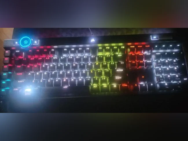 Clavier de jeu Corsair K100 RGB à rétroéclairage LED RGB