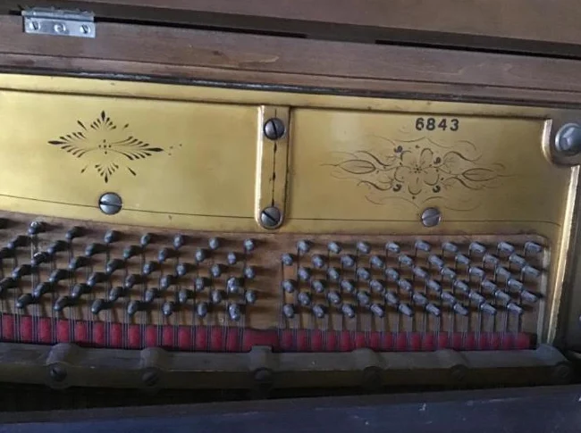 Piano thumbnail 4