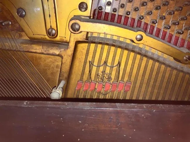 Piano thumbnail 6
