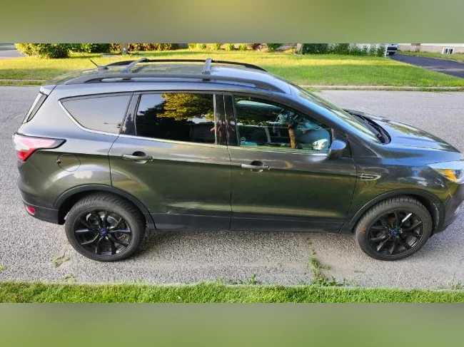 2018 Ford escape SE AWD thumbnail 3