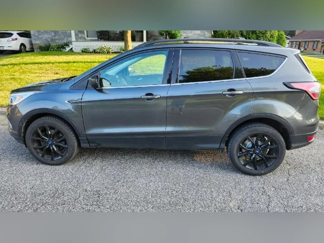 2018 Ford escape SE AWD thumbnail 2