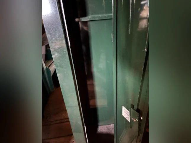 Armoire thumbnail 2