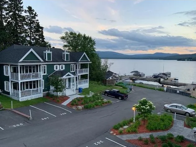 Condo Lac Archambault à louer St-Donat