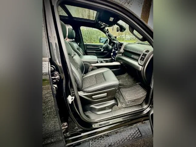 Ram 1500 sport thumbnail 6