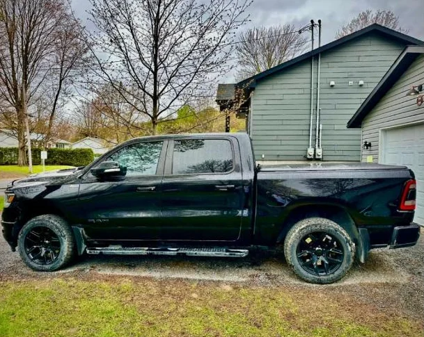 Ram 1500 sport thumbnail 3