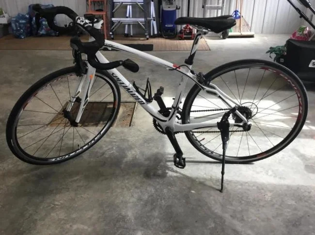 Vélos Specialized Roubaix et Ruby. Bon état. Incluant béquille, porte-bouteille,odomètre,miroir. thumbnail 3
