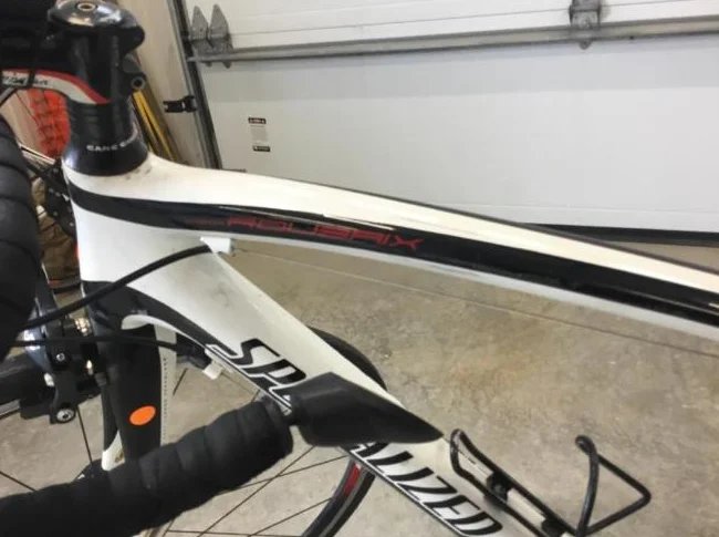 Vélos Specialized Roubaix et Ruby. Bon état. Incluant béquille, porte-bouteille,odomètre,miroir. thumbnail 5