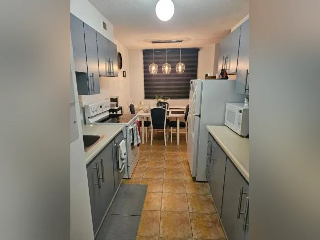 Bright & Spacious 1 Bedroom Condo for Sale – 285 Rue Laurier, Apt. 601, Gatineau thumbnail 8