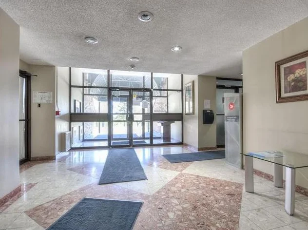 Bright & Spacious 1 Bedroom Condo for Sale – 285 Rue Laurier, Apt. 601, Gatineau thumbnail 3
