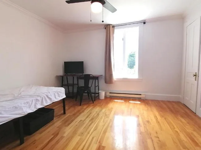 Grande chambre privée à Valleyfield
