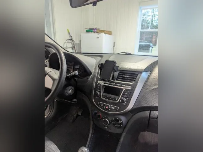 2017 Hyundai accent thumbnail 7