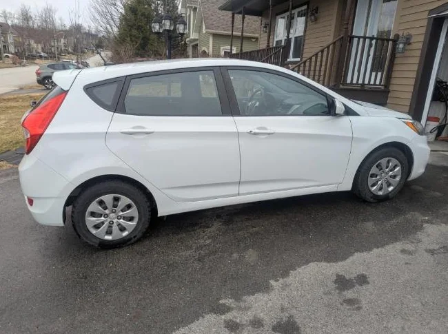 2017 Hyundai accent thumbnail 2