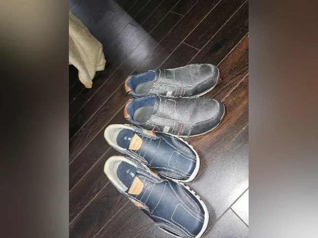2 Chausseur + 2 chemise + un panthalon thumbnail 2