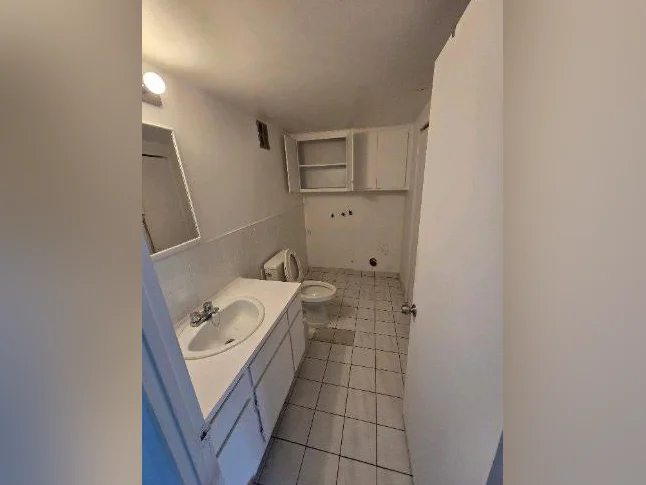 very nice and big 4.5 apartment for rent in Laval thumbnail 5