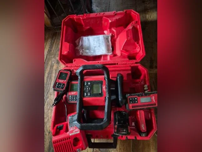 Ensemble complet Niveau laser rotatif Milwaukee M18 (3704-20) – État impeccable