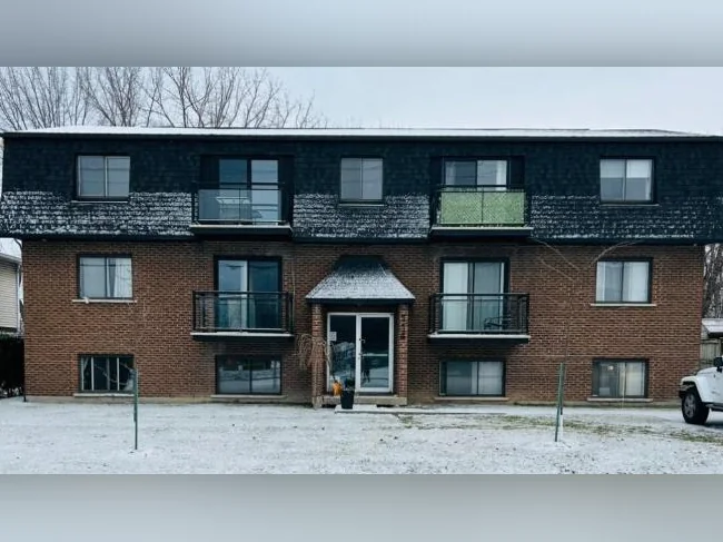 Investisseur! C'est le temps! 6 Plex Montérégie thumbnail 8