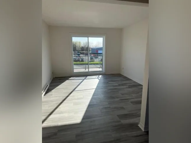 Investisseur! C'est le temps! 6 Plex Montérégie thumbnail 4
