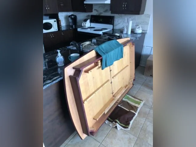 Ameublement complet pour un 3 1/2 à vendre tout d’un bloc. Je dois vider l’entrpôt. thumbnail 2