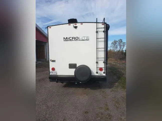 2022 Flagstaff Micro Lite 22FBS thumbnail 4