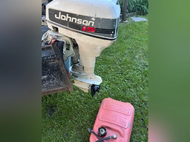 Moteur hors-bord 15 hp Johnson