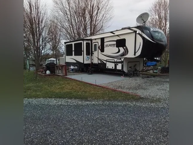 Roulotte 'fifth wheel' a vendre a Compton