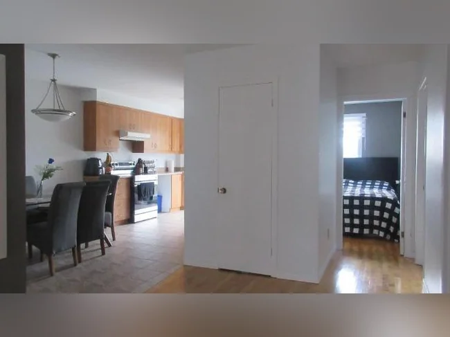 Magnifique grand 5 ½ à louer, haut de duplex, situé en face d'un parc à Anjou thumbnail 10