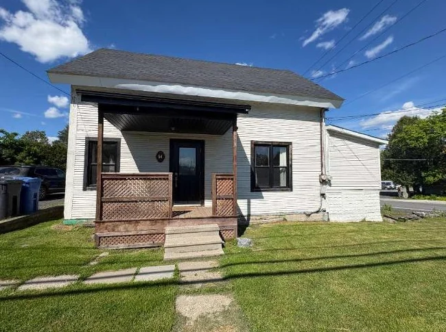 5 ½ à louer – Au village à Sutton – Hydro inclus – 1 450 $/mois