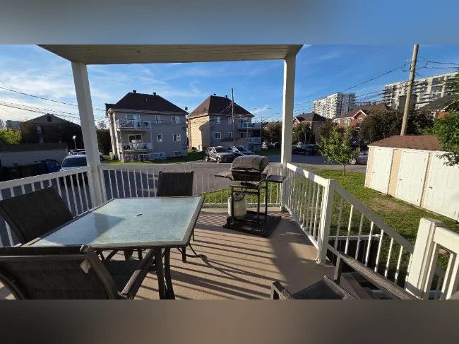 Carrefour Laval très jolie et grand 4 ½ de style condo, situé au 1er étage d’un triplex thumbnail 10