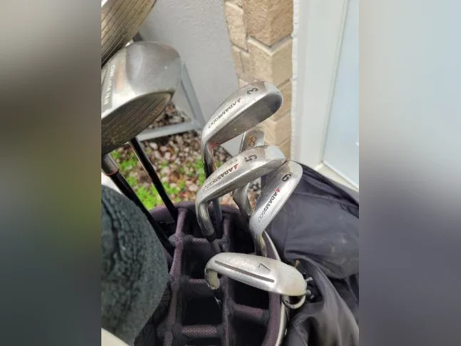 EQUIPMENT DE GOLF COMPLET A VENDRE-DROITIER thumbnail 6