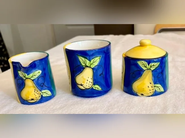 Ensemble italien : tasse, sucrier et contenant à lait ou crème thumbnail 6