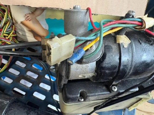 Kit pour réparer des trimtsbs sur votre bateau inclus pompes solénoïdes cylindres (2) thumbnail 4