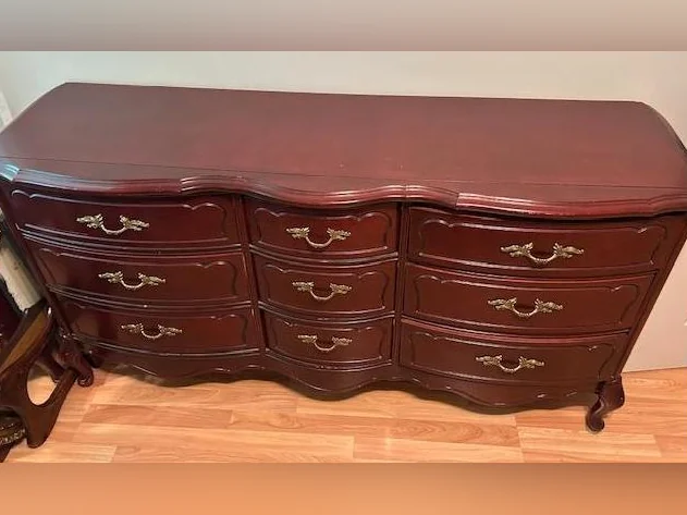 Bureau couleur acajou très bon état