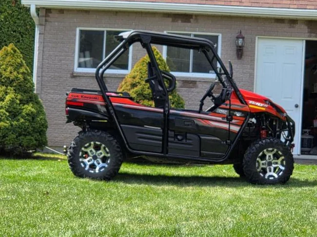 2017 Kawasaki Teryx LE, seulement 5,200 KM, ultra propre, clé en mains thumbnail 3