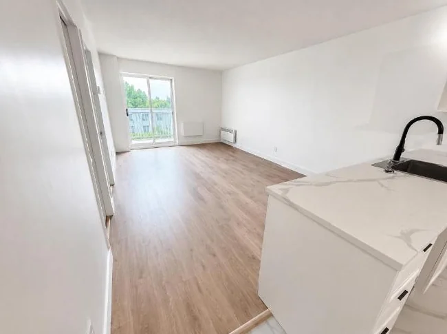✨ À LOUER – Condo 3 ½ à Candiac – 1 525 $/mois ✨ thumbnail 4