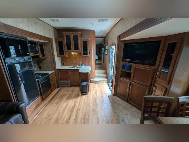 fifth-wheel Crossroads Cruiser Aire 29MK 2014 thumbnail 4