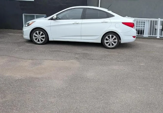 voiture Hyndai accent GLS 2012