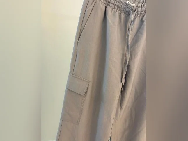 Pantalon jogging avec poches thumbnail 3