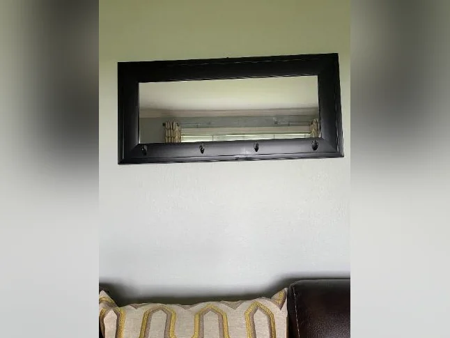 Miroir avec crochets
