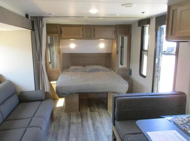 A VENDRE ROULOTTE FOREST RIVER GREY WOLF 22CE
