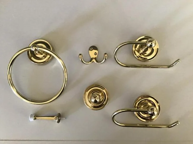 6 ACCESSOIRES SALLE DE BAIN Chic “VÉRITABLE LAITON” 50$