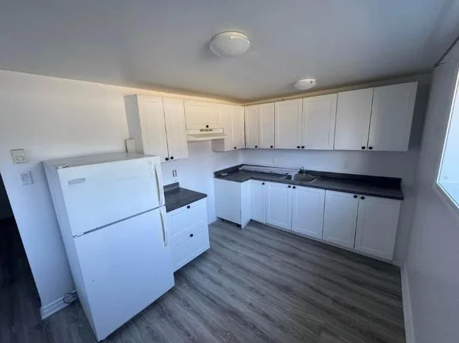 LOGEMENT À LOUER thumbnail 3
