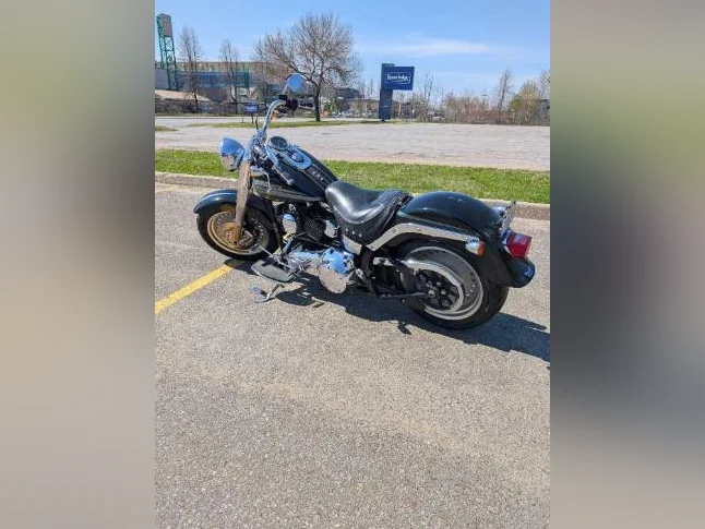 $6500 si part de ici le 30 juin. 2010 Harley Davidson FatBoy thumbnail 6