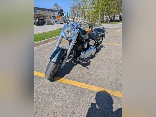 $6500 si part de ici le 30 juin. 2010 Harley Davidson FatBoy thumbnail 3
