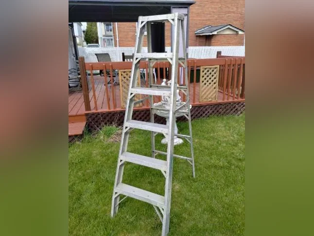 escabeau en aluminium de 6 pieds