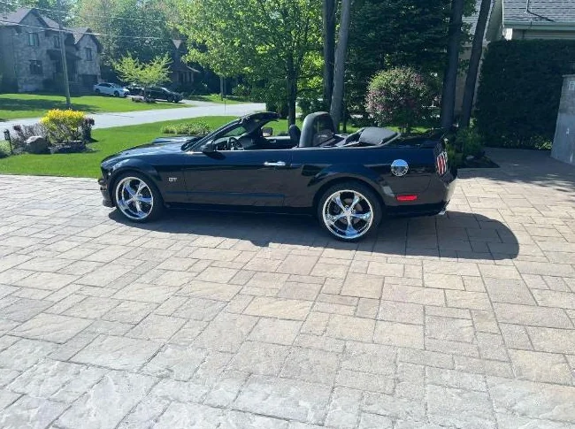Mustang GT 2005 convertible thumbnail 3