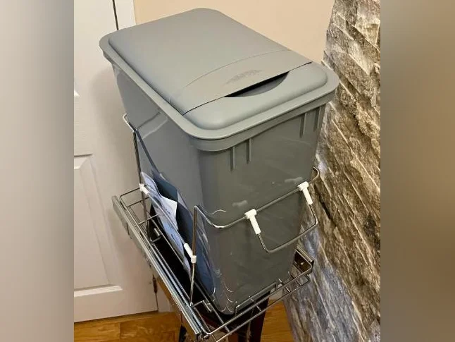 POUBELLE DE CUISINE COULISSANTE AVEC COUVERCLE 35L, EN ACIER INOXYDABLE thumbnail 3