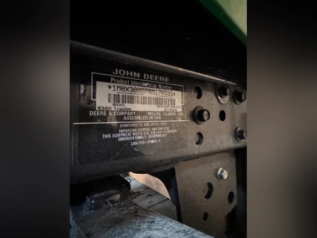 John Deere X380 2024, 54 po, 51 heures, encore sous garantie thumbnail 4